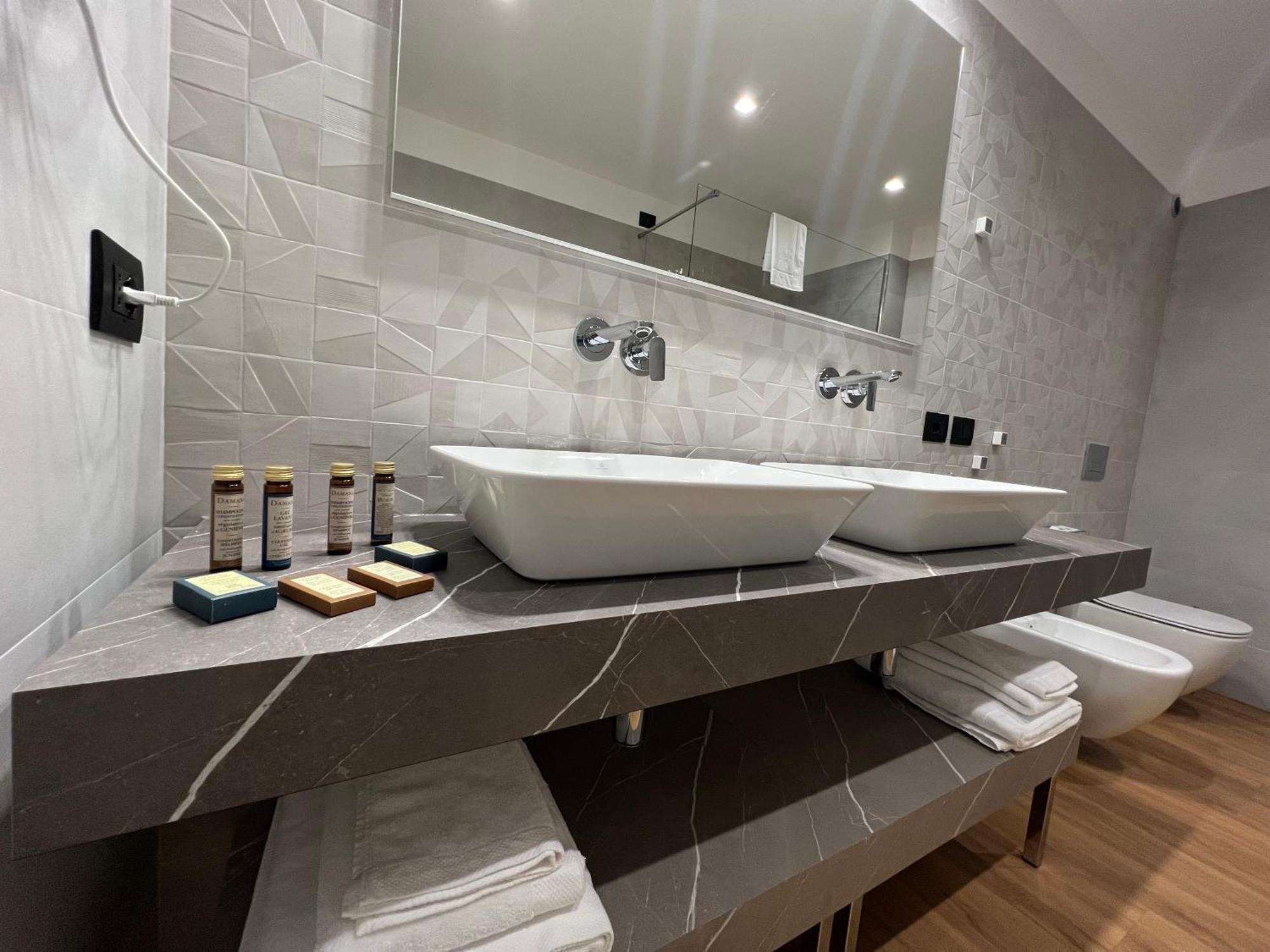 Roccaregina Hotel Шакка Екстер'єр фото